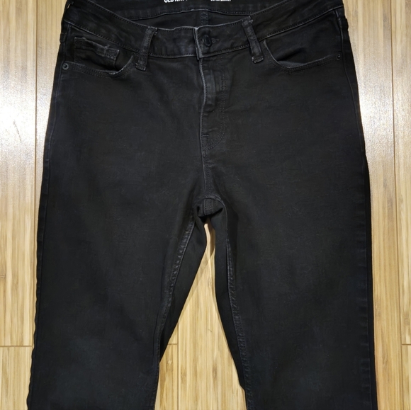 Old Navy Skinny Black Jeans - Picture 3 of 8